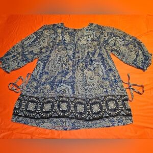a.n.a. Blue Paisley Blouse szL/G Slightly Sheer V-Neck w/Cinched 3/4 Sleeves EUC